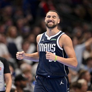 克莱：保持长久的职业生涯真是不易 下个目标是打够1000场常规赛